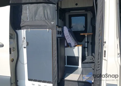 2021 Mercedes-Benz Sprinter 2500 Standard Roof V6 из США, поврежденный, VIN W1W4EBVY3MP412444